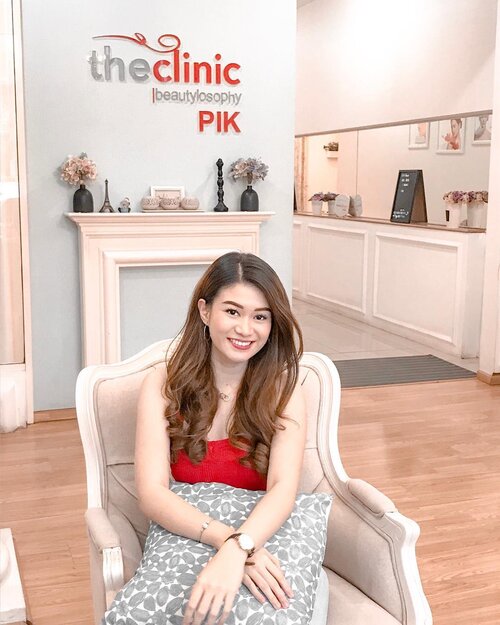 Hi babess! Aku abis treatment di @theclinic_pik ; Microdermabrasion, IPL Rejuve, & Oxyfacial. I really love the results, cause it makes my skin looks brighter and glowing 🥰Wow bgt kann! Untuk hasil setelah aku treatment, bisa diliat di Highlights ‘treatments’ aku ya babes! ❤️ #IamBeautyLovers#clozetteid