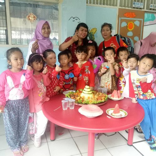 Ketika Yadika seluruh Indonesia merayakan hari jadinya yang ke 44th ..TK Yadika 1 Tegal Alur ini juga ikut berpartisipasi......#clozetteid #anaktk #bocil #lomba #hut #throwback #happykids