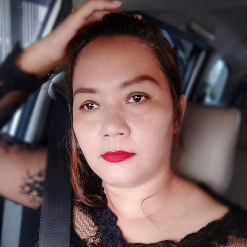 Me and me...still me...always me...love me or hate me...its up to u...am still move on...'cause i love me...God created me...thanks Lord #clozetteid #borusinaga #mommyalvin #sinaga #borubatak #borutoba #throwback #nyonyamarpaung #paniaran #tulang