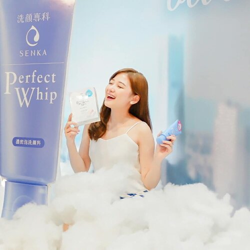 @senkaindonesia ☁ Suppin!!! , Had so much fun at #senkaroadshowsurabaya . Jujur ini brand fav aku untuk hampir satu tahun ini loh, memang bener apa yg mereka claim, they are “Expert in Cleansing” , ga heran sih @senkaindonesia become product number 1 di beberapa Negara.Dan kemarin bisa ketemu sama brand ambassador dari @senkaindonesia yaitu @yukikt ,she is so pretty loh, kayaknya rajin pakai Senka bisa jadi cantik kayak @yukikt hahaha… cek keseruan aku di #senkaroadshowsurabaya ini di highlight story aku or swipe left yah... Oh iyaa Senka lagi ada promo di depan Jong Java Food Society Pakuwon Mall. Buat yang mau purchase online bisa ke Shopee dengan link: https://shopee.co.id/-BPOM-SENKA-Perfect-Whip-Facial-Foam-From-Japan-120g-Untuk-Kulit-Lembut-Lembab-Cerah-i.138850166.2098741875..#senkaindonesia #beautifulbareskin#suppinwithin#clozetteid #sbybeautyblogger #senkaperfectwhip#influencersurabaya