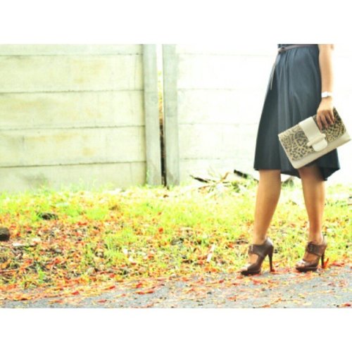 summer on rainy season #ClozetteID #shoes #dress #bag #looksootd #shopshoetopia #shoetopia