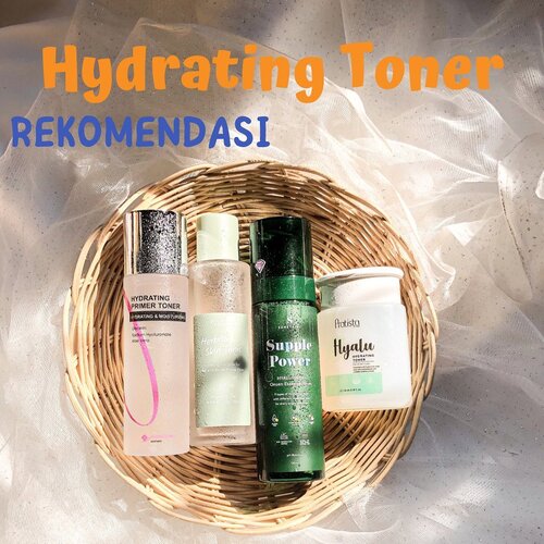 [SAVE GUYS]✨🪴 𝗥𝗘𝗞𝗢𝗠𝗘𝗡𝗗𝗔𝗦𝗜 𝗛𝗬𝗗𝗥𝗔𝗧𝗜𝗡𝗚 𝗧𝗢𝗡𝗘𝗥✨🪴Weessss yooo siapa disini yang suka pakai toner becek2? Sampai berlayer2? Aku punya rekomendasi yg udh ku kumpulkan selama sebulan ini ~🍀 @somethincofficial : baru launch untuk berhasil memikat, ini teskturnya super cair , wangi nya enak , kandungan nya ga main2, paling beda deh, packaging nya juga spesial .🍀 @airnderm : tesktur nya unik, sewaktu dikeluarkan masih kerasa sedikit kental , sewaktu di aplikasikan ke wajah langsung meluber/meleleh, enak , asyik dipakai.🍀 @pratista.official : toner rasa serum nih guys, toner nya sedikit kental tapi jujur rich banget di kulit , jadi super enak , langsung lembap2 manjaaa gitu.🍀 @studiotropik : toner yg ku beli karena banyak review yg meracuni ku, tesktur nya kental , kandungannya unik dan ini aman untuk jerawat.Dan, toner andalan kamu yg bagaimana ?#nmreview #reviewbynm #nmhydratingtoner #toner #skinstagram #textureshot #tekstureshot #reviewindonesia #skincareindonesia #skincarecommunity #clozetteid #clozette