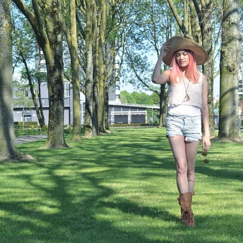 Belanda rasa Bali ☀️
Time to grab those shorts again 💙💙💙
.
.
.
.
#clozetteid #OOTD #bohostyle #earlysummer #wiwt #clozetteid #ootdmagazinenl #lotd #pinkhair #streetstyle #streetwear #ootdindo #styledootd #ootdid #ootdidku #lookbookindonesia #lookbookasia #ootdmagazinenl #ootdofficialnl #ootdasia #vsco #vscocam #outfitinspo #styleinspo #fashiongram #fblogger