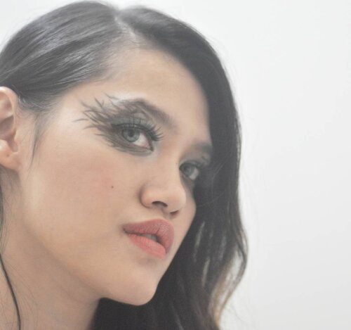 #blackswan inspired Dramatic Point #eyemakeup for #SephoraIDNxPIBeautyWeek #SONIAxSephoraIDN @soniatahir

WML!

#ClozetteID #clozettedaily #makeup #asian #wakeupandmakeup #makeupaddict #beautyblogger #asianbeautyblogger #indonesianbeautyblogger #beautybloggerid #bloggerceria #bloggerbabes #fdbeauty