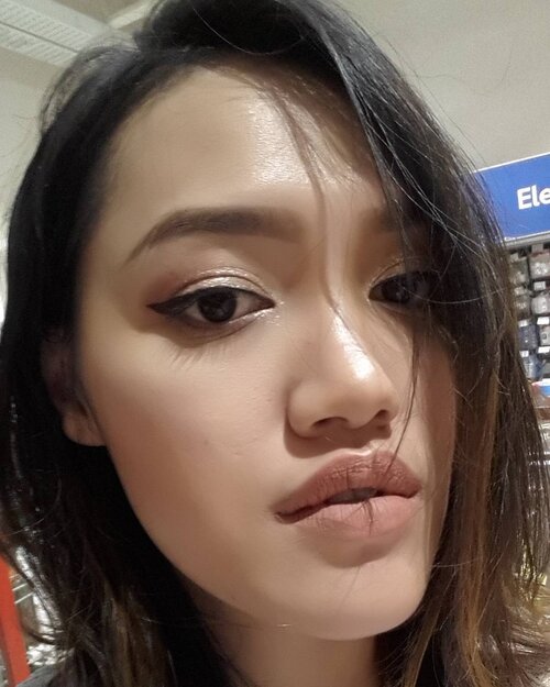 My first submission for #passionatetransformation
#passionxsephoraidn

WML!

#ClozetteID #clozettedaily #makeup #asian #wakeupandmakeup #makeupaddict #beautyblogger #asianbeautyblogger #indonesianbeautyblogger #beautybloggerid #bloggerceria #bloggerbabes #fdbeauty #MOTD #FOTD #selfie #LOTD #HOTD #bblogger #nofilter