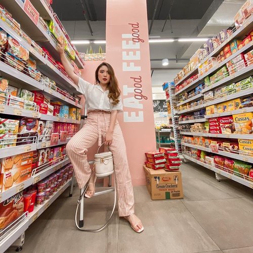 Grocery shopping in style 💗 Wearing one of the comfiest pants with the best fit from @gaudiclothing.id! —
#PriStyleDiaries
📸 @steviiewong
.
.
.
.
.
#insipiration #whatiwore #portrait #womensfashion #fashionistas #parisian #feminine #elegant #parisienne #parisianstyle #lotd #bloggerstyle #fashion #styleinspo #instastyle #blogger #styleblogger #stylist #fashionblogger #influencer #ootd #fashioninfluencer #style #outfit #clozetteid