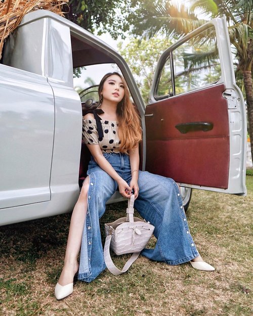 One day, when you least expect it, the great adventure will find you. For now, stick to the road and enjoy the journey.—Polkadot Top and Jeans from @pomelofashion F/W CollectionBag from @kimxlim.id 📸 @steviiewong #PriStyleDiaries......#whatiwore #portrait #nature #autumn #fall #chic #feminine #country #retro #vintage #womensfashion #fashionistas #vacation #summer #travelblogger #lotd #bloggerstyle #fashion #styleinspo #instastyle #blogger #styleblogger #fashionblogger #influencer #ootd #fashioninfluencer #style #outfit #clozetteid