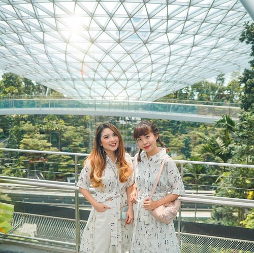 Everything will be ao good so soon ✨ Then off we go for another holiday? @steviiewong 👯‍♀️........#whatiwore #chic #sg #singapore #sgblogger #traveling #travel #travelblogger #travelingram #travelinspiration #fashionistas #ootdinspiration #lotd #fashionblog #bloggerstyle #fashion #instastyle #blogger #styleblogger #fashionblogger #influencer #ootd #fashioninfluencer #style #outfit #summer #clozetteid