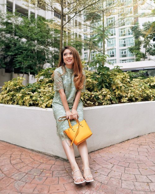 In the midst of a bustling hectic life, it’s healthy to slow down and allow nature’s peace to flow into you as sunshine flows into the trees, so the tree can produce its beautiful leaves 🌳—Lace Green Dress from @foxquinn.official Kate Spade Bag from @le.hoo.gaa White Strap Heels from @herofficialid #ThePetiteMissyTravels#PriStyleDiaries........#whatiwore #nature #fashionable #traveling #travel #travelblogger #travelingram #travelinspiration #fashionistas #ootdinspiration #lotd #fashionblog #bloggerstyle #fashion #outfit #instastyle #blogger #styleblogger #fashionblogger #stylist #influencer #ootd #fashioninfluencer #style #outfit #summer #clozetteid