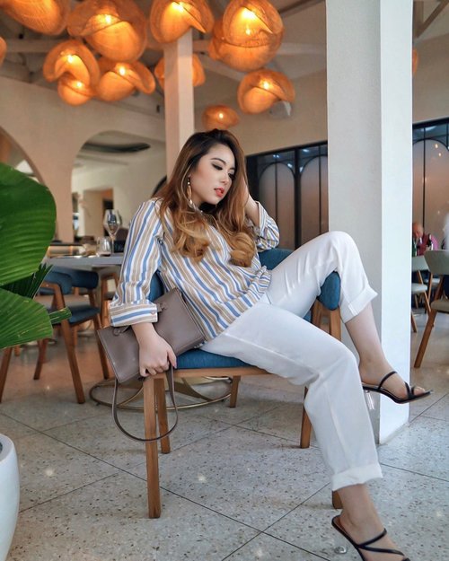 You’re meant to do extraordinary things, but it’s OKAY to sit and lounge for now. Rest is necessary ✨
—
Alinea Stripes Top from @shopataleen 
White Pants from @chaasy.id 
Starkella Heels from @maruthelabel 
Clutch from @vallice.id // Get FREE cardholder WITHOUT any minimum purchase this You’re meant to do extraordinary things, but it’s OKAY to sit and lounge for now. Rest is necessary ✨
—
Alinea Stripes Top from @shopataleen 
White Pants from @chaasy.id 
Starkella Heels from @maruthelabel 
Moira Clutch in Cosmic Grey from @vallice.id // Get FREE cardholder WITHOUT any minimum purchase this October by mentioning “PRISCA” when you order 🤫💋
—
📸 @vlodelarosa 
#PriStyleDiaries
.
.
.
.
.
.
#whatiwore #portrait #traveling #travel #travelblogger #chic #edgy #parisianstyle #parisian #vintage #womensfashion #fashionistas #vacation #summer #travelblogger #lotd #bloggerstyle #fashion #styleinspo #instastyle #blogger #styleblogger #fashionblogger #influencer #ootd #fashioninfluencer #style #outfit #clozetteid