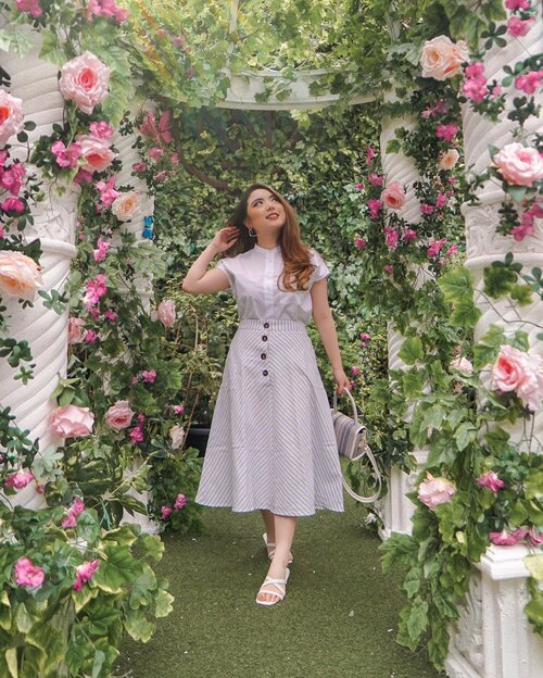 Spring has come. It’s time to bloom 🌸
—
Visit this beautiful garden installation at @onnihouse.jkt this Friday-Saturday (13-14 March) and shop my preloved items! Will be donating some profits to @seasoldier_ for a good cause 🌿 No plastic bag provided, so please bring your own bag and help reduce plastic waste!
—
Stripes Skirt from @kivee_ 
Bag from @kimxlim.id 
Sandals from @shoes.miles 
#PriStyleDiaries
📸 @mariaistella .
.
.
.
.
.
.
#summer #insipiration #whatiwore #portrait #womensfashion #fashionistas #parisian #feminine #elegant #picnic #parisienne #parisianstyle #lotd #bloggerstyle #fashion #styleinspo #instastyle #blogger #styleblogger #stylist #fashionblogger #influencer #ootd #fashioninfluencer #style #outfit #clozetteid