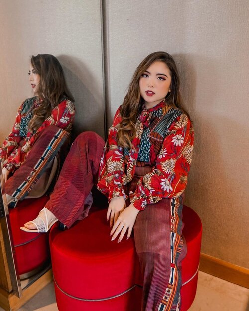 Just a casual day chilling at the Presidential Suite of @hotelciputrajkt. Lately the weather is just so perfect to stay in, don’t you agree? 🌧
—
#PriStyleDiaries
📸 @steviiewong 📍@hotelciputrajkt
Top & Bottom from @conditionsapplyuk 
Heels from @deesbe.id .
.
.
.
.
.
.
.
.
.
#whatiwore #highfashion #highend #portrait #retro #vintage #womensfashion #bohemian #boho #travelblogger #fierce #elegant #ootdinspiration #fashionblog #bloggerstyle #fashion #wiwt #lotd #styleinspo #lookoftheday #ootd #portrait blogger #fashionblogger #fashionpeople #styleblogger #fashioninspiration #fashioninfluencer #fashionable #clozetteid