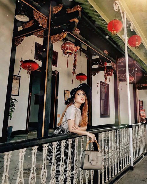 Re-discovering Jakarta and in complete AWE ♥️ I mean how will I know about this hidden place if not with #SweetEscapeJakarta?? Thank you for improvising & capturing this with your phone @reza.adigraha from @sweet.escape ⛩🏮
—
.
.
.
.
.
.
.
.
#chic #edgy #china #chinese #stylish #elegant #bloggerstyle #fashion #styleinspo #instastyle #ootd #lifestyle #influencer #stylist #whatiwore #womensfashion #fashionistas #lotd #bloggerstyle #fashion #blogger #fashionblogger #fashioninfluencer #style #outfit #clozetteid #contentcreator