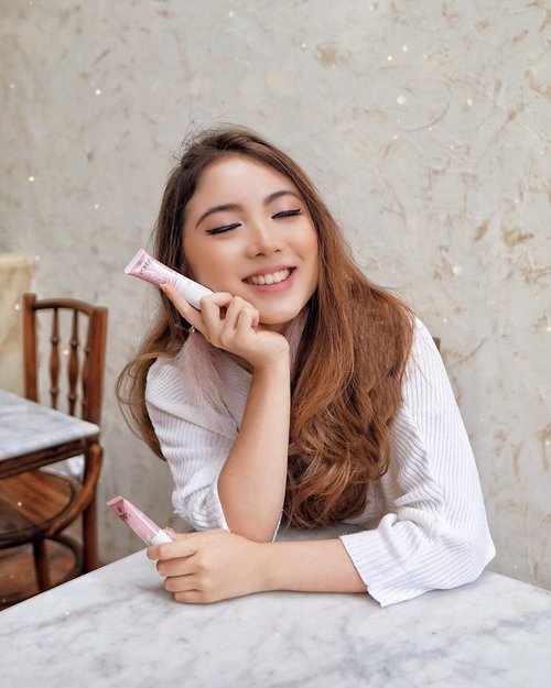 Are you into the glowing glass skin trend? 💖 If so, do consider adding this product to you skincare & makeup routine! @pondsindonesia has just launched this Instabright Glow Up Cream to help you achieve an effortless glowing skin ✨ This product can be used in multiple ways and can suit your needs, be it as a Moisturizer, Primer, Foundation, and also Highlighter! Available in 3 shades for you to choose; Pearly Aura, Pink Crush and Golden Sunshine ☀️ Ponds Instabright Glow Cream will keep your skin moisturized all day and with Vitamin B3 as one of the ingredients, it will make your skin appear brighter. What not to love?! 😻—#PondsGlowUp#MillionWaysToGlow#AutoGlowing.........#beauty #glowing #portrait #beautyblogger #blog #makeupjunkie #dreamy #skincare #beautyenthusiast #beautyinfluencer #beautyjunkie #blogger #influencer #lifestyle #bloggerstyle #fashionblogger #tampilcantik #ulzzang #love #clozetteid #makeup #skincarereview