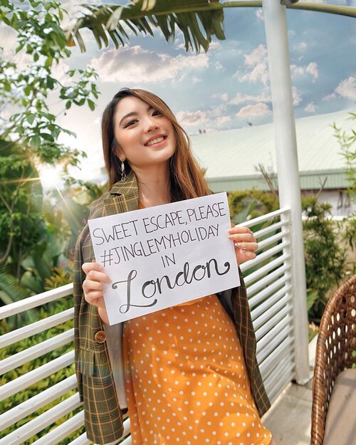 In just 3 weeks time, I’ll be flying to Europe! ✈️ Yess, London & Scotland are going to be my year end holiday destinations 🇬🇧—If you’ve been following me since 2018, you’ll know just how much I LOVE London since the trip on summer last year. This time, I won’t let my winter holiday pass by just like that without having proper pictures with my family! So I’m planning to make the memories last by booking 2 hours session with the local photographer there via @sweet.escape ♥️—EXCITING NEWS, you can enjoy amazing promo by using code “PRISCA50” to get;1. $50 off + 30 extra photos for a session outside Indonesia, Philippines & Singapore (*Valid for 2 hours session only till 31Dec 2019)So book their service ASAP cause slot is limited during high season! 🎄🎉—#JingleYourHoliday📸 @steviiewong .......#whatiwore #portrait #womensfashion #fashionistas #parisian #feminine #summer #elegant #parisienne #parisianstyle #dreamy #travelblogger #lotd #bloggerstyle #fashion #styleinspo #instastyle #blogger #styleblogger #stylist #fashionblogger #influencer #ootd #fashioninfluencer #style #outfit #clozetteid