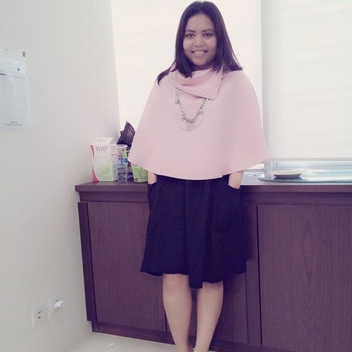 The cape fits perfectly for the super cold office #ClozetteID