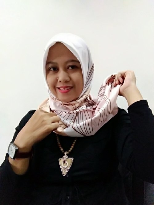 wearing maxmara hijab and completing my days with unique pendant on my jewelry