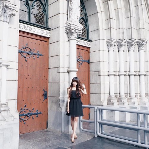 One day,
I will leave and never come back,
and that day, you will cry the most 🌻
.
.
.
#clozetteid 
#potd 
#ootd 
#ootdfashion 
#ootdshare 
#church 
#churchoutfit 
#churchflow 
#blessings 
#sunday 
#sundaymotivation 
#blogger 
#bloggerlife 
#bloggersurabaya 
#bloggerjakarta 
#influencer