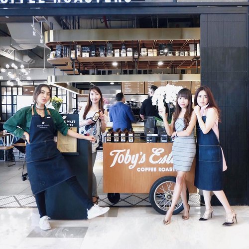 Coffee with friends —is like capturing happinessin a cup ☕️-Omg ! Thank you @tobysestateid for having me on your precious talk show and public cupping event 😍-Hey guys !You’re coffee lovers? You need to make a stop in @tobysestateid. They have a lot of authentic and rare coffee choices with affordable prince. Psstt.... their foods is also sowwww gewddd 🌻...#clozetteid #potd #ootd #ootdfashion #ootdshare #coffee #coffeeshop #tobysestate #coffeeholic #coffeehouse #food #foodie#foodiesofinstagram #blogger #bloggerstyle #bloggerlife #bloggersurabaya #bloggerjakarta #influencer