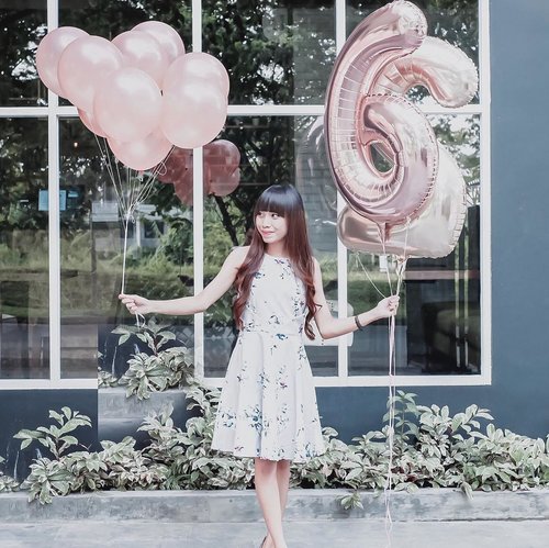 Don’t chase people —
Be yourself, do your own thing
and work hard. The right people,
the ones who really belong in your life,
will come to you and stay 🌻
.
.
.
#clozetteid 
#birthdayoutfit 
#birthdaynight 
#birthdaygirl👑 
#birthdaydecor 
#birthdaydecoration 
#balloondecor 
#balloongarland 
#ballooning 
#balloondecoration 
#todayimwearingthis
#ootdpost
#mywhowhatwear
#koreatown 
#koreangirls 
#koreanclothes