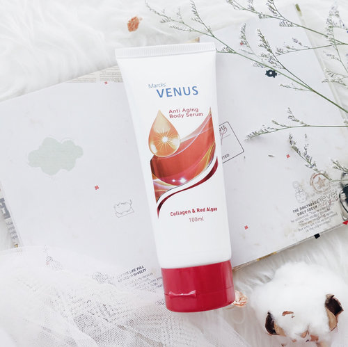 [Spoiler] —
I introduce to you Marcks’ @venuscosmeticind anti-aging and body serum 😍 This is a new comer which has not been out yet ✨
.
A body serum with Collagen and Red Algae, that will make your skin :
Moist
Smooth
Soft
Firm
Boost your collagen amount
.
Texture of this body serum look like a gel but when you touch and rub it, the gel will be change like a liquid 👏🏻 Comes with fresh and calm smell, Marcks Venus anti-aging and body serum will not make your skin feel sticky at all 👌🏻
.
Blog post about it, will up tonight.
STAY TUNE 🌻
.
.
.
#clozetteid 
#marckscosmetic 
#marcksvenus 
#bodyserum 
#venusbodyserum 
#flatlay 
#review 
#potd
#blogger 
#bloggerindonesia 
#뷰티블로거
#대한민국
#서울
#제주
#유행
#라이프스타일
#구성하다