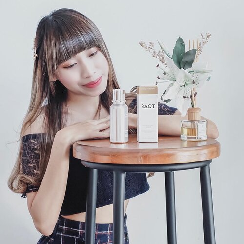 Melatonin x Vitamin C serum,Is that possible? 😌-Pasti kalian males repot kan.Aplg kalo harus pake serum whitening sendiri dan pake serum untuk anti aging sendiri. Uda rempong kalo pas traveling, kita pun juga makin males kan pakainya. Skin care yg cuma 1x step aja kdg lupa kan yeu 🙈-Nah @a.stop2man skrg keluarin 3ACT VC Melatonin serum yg cocok bgt buat kalian yg sdg cari whitening serum dgn efek anti wrinkle/aging dan bisa meregenerasi kulit kita sacara otomatis 🙈-What’s good?Brightening our skinPrevent aging signPrevent any fine linesRegenerating our skin cellsEasy to absorbing to our skinNot sticky at allSuitable for all skin typeSensitive skin approved 💯-How to use?Use this serum twice a day, after facial cleansing.-Where’s to buy?Ofc ! On my @charis_celeb shop !http://hicharis.net/tephieteph/fFbI offering you special price ♥️-Overall,I love this serum so much.Comes with awesome formula and super elegant packaging. I RATE IT 5/5 — I recommend this serum so much 🍃 Tutorial and review will be up on my Youtube soon !...#clozetteid #astop #astopcosmetics#3actvcmelatoninserum#vitamincserum #melatoninserum #vitaminc #melatonin #charis #charisceleb #hicharis #hicharis_official #serums #dailyserum #skincareroutine #influencersurabaya #influencerjakarta