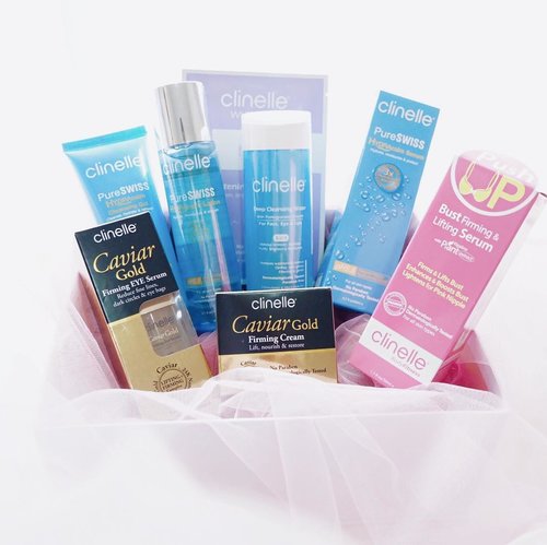Clinelle’s Hampers —
A box full of happiness 😍
.
Step 1 - Pre Cleanse (Blue)
Deep cleansing water for face, lips and eye. 5 in 1 can be a make up remover, exfoliate, purify, brighten and Moisturize.
.
Step 2 - Cleanser (Blue)
Pure Swiss Hydracalm cleansing gel.
.
Step 3 - Toner/Lotion (Blue)
Pure Swiss Hydracalm lotion.
.
Step 4 - Eye care (Caviar Gold)
Caviar Gold firming eye serum. Reduces fine lines, dark circles and eye bags.
.
Step 5 - Serum/Essence (Caviar Gold)
Caviar Gold firming cream. Lift, nourish and restore.
.
Step 6 - Mask (Violet)
WHITENup ! Whitening facial mask. Whiten, brighten and regenerate 🌻
.
.
.
#clinelle
#clinelleindonesia 
#clozetteid 
#skincare 
#skincareroutine 
#review 
#blogger 
#bloggerindo 
#뷰티블로거
#대한민국
#서울
#제주
#유행
#라이프스타일
#구성하다