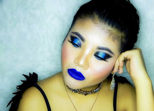 When they talk about sh*t. But you didn't give a sh*t.
.
#piiziiwiizii #bellazhee ##bellazheemakeup #clozetteid #BeautygoersID #BeautygoersBDG #bunnyneedsmakeup #beautiesquad #indobeautysquad #setterspace #blue #baby #mamak #makeup #bold #proud #blogger #beautyblogger #bloggerstyle #bloggermakeup #beautiful