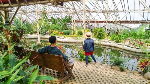 #pretty.Artikel tentang @gracerosefarm_grf ini up di travel.detik.com.Semoga bisa dibaca segera ya gengs..#clozetteid #lifestyle #lotd #travel #gracerosefarm #lembang #flowerfarm #rosefarm