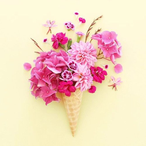 Let us dance in the sun, wearing wild flowers in our hair - Susan Polis Schutz
.
#Clozetteid #pinterest #flowers