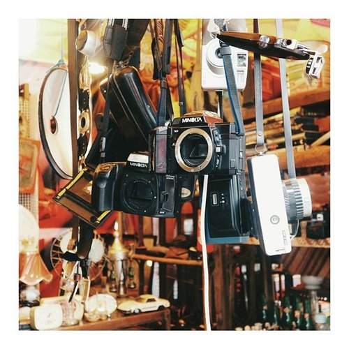 There is only you and your camera. The limitations in your photography are in yourself, for what we see is what we are - Ernst Haas
.
#clozetteid #clozette #ggrep #camera #vintage