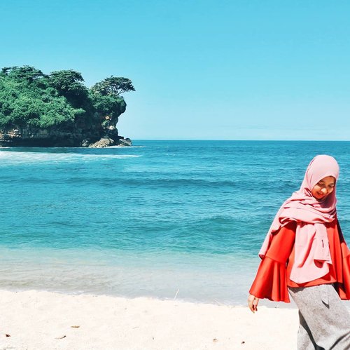 Vitamin Sea 🌊🌊
.
#clozetteid #travelling #explorepacitan #pacitan #pantaiwatukarung #exploreindonesia #jalanjalanmen #RDmerahmeriah #RedTraveler