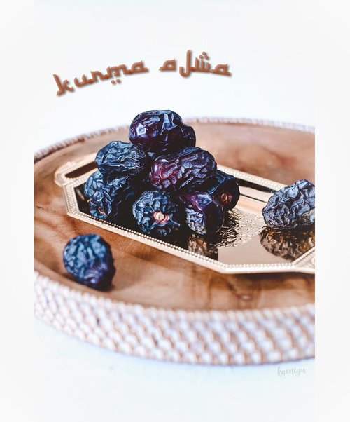 “Ramadan is the time to empty your stomach and feed your soul.”⠀⠀⠀⠀⠀⠀⠀⠀⠀#ukqurma #uploadkompakan @uploadkompakan #kurma #ajwadates #ramadan #kurmaajwa