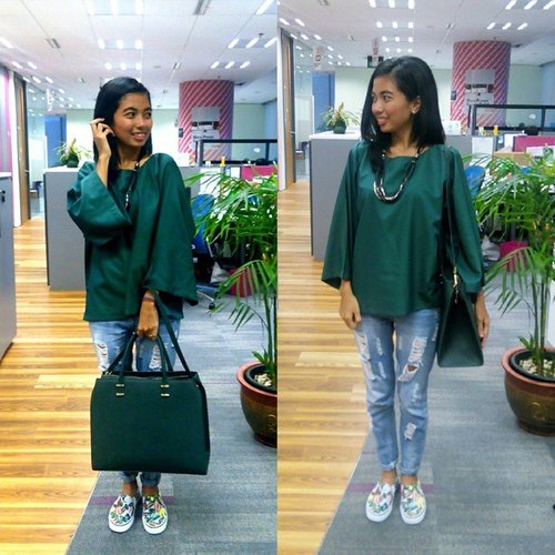 Style Me Green: Mom's Top by WarnaRipped jeans i-dont-rememberShoes by DividedBag by @hm#clozetteID #COTW #stylemegreen