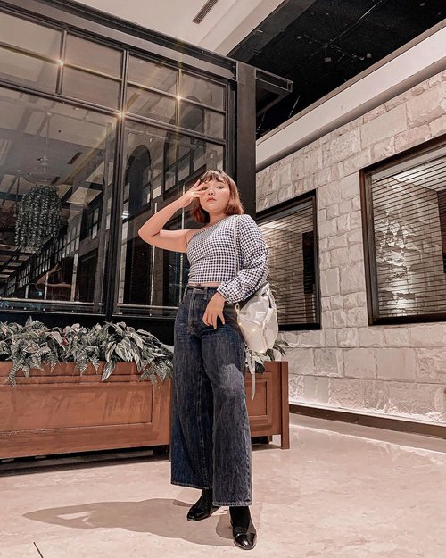 Happy Sunday 🥰 .
. 📸: @olin.dnd using her phone .
.
.

#ootdlidya #ootd #outfits #fashion #outfitinspiration #style #outfitoftheday #clozetteid #outfitideas #streetstyle #fashionstreet #ootdstreet #explorejakarta #jakartafashion #meandberrybenka
