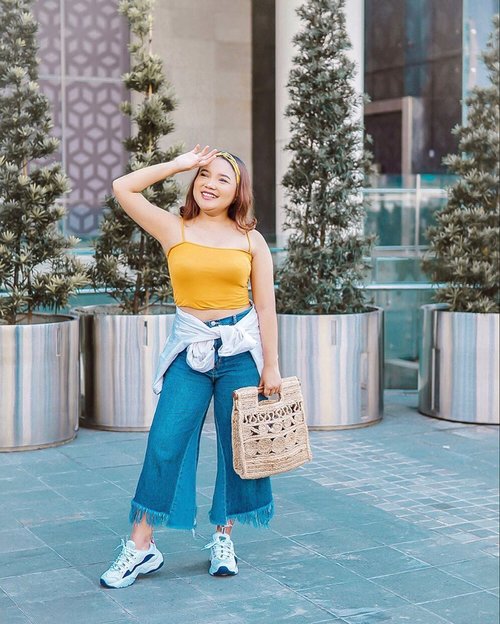 Happy Sunday 💛 .

Tap for #ootd details .
. 📸 : @mel_zh .

#ootdlidya #ootd #outfits #fashion #outfitinspiration #style #outfitoftheday #clozetteid #outfitideas #streetstyle #fashionstreet #ootdstreet #explorejakarta #jakartafashion #summer #summerootd #yellow #yellowoutfit #mango #mangogirls #mangolovesindonesia