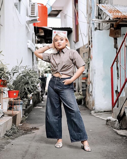 Gak kerasa besok udah lebaran aja ya.. Kalian lebaran ngapain nih? .

Shirt : @earthmajor (i love earth tone 🤎) .
.

#ootdlidya #ootd #sekotakcinta #bersamalokal #fashion #style #clozetteid #earthtone