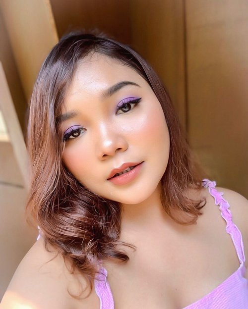Hi guys! I'm back! 💜 .
.

@corabeauty.id true lilac + @maybelline hyper impact liner on my eyes, @maybelline #maybellineid eyebrow pencil (natural brown) on my brow, @mybeautypediaid Essence hey cheeks palette on my face, and Maybelline superstay matte ink versatile on my lips 👄 .
.
.

#lidyamakeup #makeup #beauty #indobeautysquad #motd #beautyenthusiast #makeuptutorial #facepalette #clozetteid #makeupoftheday #beautybloggers #beautyvlogger