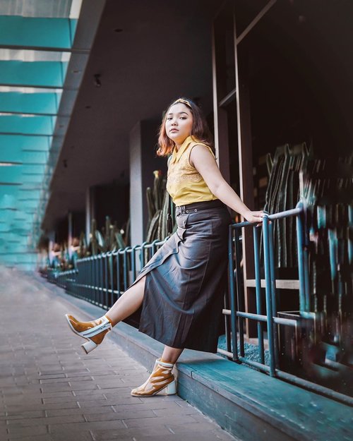 Ootd kemaren serba khuninggg 💛 .
.
.

#ootdlidya #ootd #outfits #fashion #outfitinspiration #style #outfitoftheday #clozetteid #outfitideas #streetstyle #fashionstreet #ootdstreet #explorejakarta #jakartafashion
