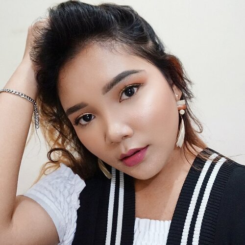 When you lose your spirit, you lose everything ✨ .

Good Morning .
.
.

#selfie #motd #goodmorning #quotes #makeup #dailymakeup #beauty #beautybloggerid #femaleblogger #clozetteid #instamakeup