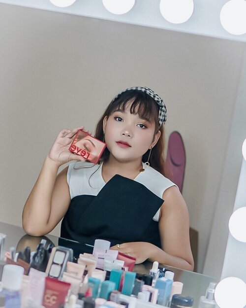 Seneng banget hari ini aku bisa belajar korean makeup pakai produk favorite aku @moonshot_idn dan diajarin sama @kyranayda 💖 .

Btw aku sesuka itu sama eyeshadow palette terbaru dari Moonshot! Pigmented dan glitter nya cakep bgt

Thank you @moonshot_idn dan @clozetteid .
.
.

#moonshotindonesia #clozetteidxmoonshot
#ClozetteID #motd #makeup #lidyamakeup #beauty #indobeautysquad #beautyenthusiast #makeuptutorial #makeupvideos #videomakeup #ootdlidya #ootd #makeupoftheday #Lidyareview