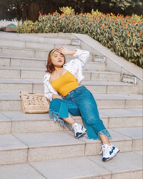 Yellow Summer complete with @mango bag 💛 .
.
.

#ootdlidya #ootd #outfits #fashion #outfitinspiration #style #outfitoftheday #clozetteid #outfitideas #streetstyle #fashionstreet #ootdstreet #explorejakarta #jakartafashion #summer #summerootd #yellow #yellowoutfit #mango #mangogirls #mangolovesindonesia