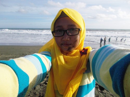Sunday#Holiday#Beach
#HaveFun#Hijab
#Clozetteid