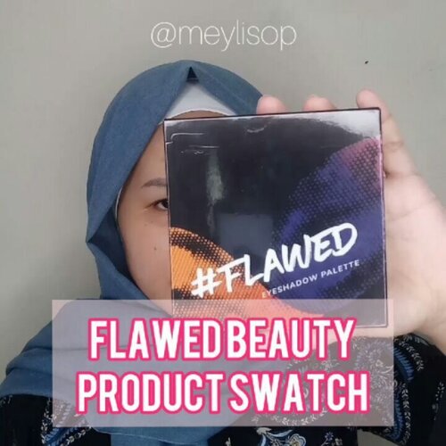 Mini Review: Flawed Beauty Eyeshadow & Face Palette *Swipe untuk lihat foto swatch-nya*
.
.
Belanjaan Oktober kemaren salahsatunya adalah @flawedbeautyofficial Eyeshadow Palette & Face Palette, yang diracunin sm kak @iva_asih dan @awlrw , belanja di @zilingoid pakai voucher kode jadi diskon 60% 😆😆
.
.
❤ Eyeshadow Palette isi 9 warna dengan harga yg relatif murah ini to be honest kualitasnya baguuuusss 👌 warna red-crimson yang aku pilih ini warnanya keluar setelah dipoles ke kelopak mata meskipun tanpa eyeprimer. Rata-rata di warna lain teksturnya powdery yang empuk gitu.Sementara warna yg gold, agak keras. Warna-warna matte nya cakep, yg shimmer pun shimmernya halus dan gak dangdut 👌
.
.
❤ Face Pallete isi 4 warna yang softt semua. Yang warna pink dan peachy itu warnanya rada nyaru, tapi cantik banget buat make up natural. Sementara yang highlighter nya juga soft, cocok buat yang masih (malu-malu) pakai highlighter 😘
.
.
Packaging: eyeshadow hardpaper, face palette plastic. 
Price: +- 120.000 s/d 150.000
.
.
Music: Sunday Morning (remix) 
Musician: Sunny Shin
.
.
#fotdibb #bbloggerid #indobeautygram #clozetteid #fdbeauty #indobeautyblogger #indonesianbeautyblogger #BPers #Beautiesquad #bloggerceriaID #bloggerceria #bloggerperempuan #fotdibb #indonesianfemaleblogger #beautybloggerID #bblogger #bloggerjakarta #femalebeautyblogger #indonesianfemalebloggers #hijabblogger #hijabblog #bloggerhijab #hijabstyle #hijaboutfit #hijabclubindo 
@indobeautyblogger @bloggerperempuan @femalebloggersid @bloggerceriaid