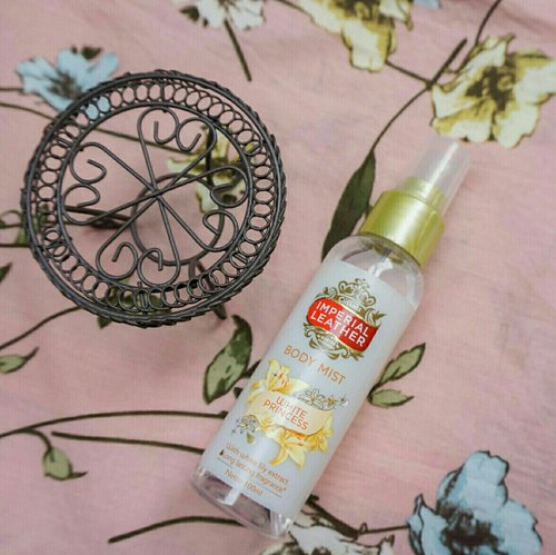 Very affordable for approximately 15k along with its amazing scent of its own white lily extract. Soon review it on the blog, stay tuned ladies! 😘❤ #clozetteid