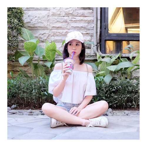 Have you tried MILKY WAY from @chatimeindo ? It’s so damn delicious. I know this flavour from @dreamersradio event..Have a great day 😘.......#potd #asiangirl #style #fashion #koreanlook #koreafashion #ullzang #ootd #ootdindo #koreaootd #blogger #beautyblogger #clozetteid #beautynesiamember #charisceleb #hicharis #beautifuljournal  #indobeautygram #lykeambassador