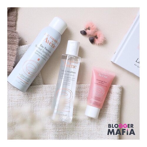 [BeautybySilviaMuryadi MINI REVIEW] Angkat tangan yang tipe kulit mukanya kombinasi kayak aku. Kadang extremely oily kadang extremely kering banget dan jadi muka cepet muncul jerawat and komedo, kalian boleh baca review aku kali ini yaPertama, Gentle Purifying Scrub @eauthermaleaveneindonesia , ini bener2 honest review ya, aku cukup takut awalnya ama scrub, secara muka aku agak kering kan. Kalau kena scrub yang kasar, pasti makin iritasi muka aku. Tapi aku juga pengen bersihin komedo dan pengen bersihin muka di rumah, aku ga sabar harus nunggu ke salon. So, aku cobain deh.. Eh ternyata aku nemuin sesuatu yang unik. Si cairan disekitar scrubnya itu kental and super moist, jadi kayak ada kolaborasi yang pas neh antara scrubnya and cairannya. Jadi muka aku ga berasa kering setelah aku scrub muka aku. 337KKedua, my fav THERMAL SPRING WATER @eauthermaleaveneindonesia , air yang cocok banget untuk aku yang punya kulit sensitive banget. Setiap kali aku merasa kulit aku panas dan kering, aku langsung pake ini and aku keringin alami. And kalau aku lagi mau make up cukup tebal, abis pakai moisturizer aku pasti langsung spray thermal spring water ini, and make up aku jadi nyatu ama kulit aku.118K -> 50 mlKetiga, Micellar Lotion Cleanser @eauthermaleaveneindonesia , ini pertama kalinya aku nemuin brand yang punya micellar lotion. Comment aku adalah… Hello kenapa ga dari dulu keluar, ini cocok banget untuk kulit kering dan berminyak kayak aku. Cairannya sedikit lebih kental dari micelle water, tapi tidak terlalu oily dan tetep perfect banget untuk ngebersihin.237KSuper love it Ditunggu next spectacular productnya ya… High Quality Product with High Technology@Bloggermafia @eauthermaleaveneindonesia#aveneindonesia  #brightenmeup  #aveneindonesiaXbloggermafia#beautyblogger #blogger #kbeauty #vscocam #ullzang #bblogger #bestoftheday #lookbook #style #fashion #styleblogger #BeautyBloggerIndonesia #beautyblogger #fashionblogger #bloggerbabes #beauty #makeup  #LYKEambassador#indobeautygram #beautybloggerid #beautybloggerindo #charisceleb#clozetteid #beautynesiamember #charisceleb #hicharis #beautifuljournal