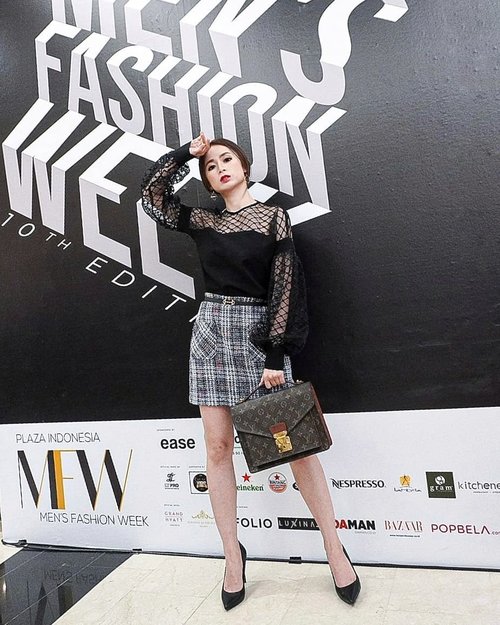 Attending Plaza Indonesia Men's Fashion Week 
@plazaindonesia 
#PIMFW2019 
Tweed Skirt @ohvola 
Great material, cool design and worthed
Visit her website to see their collection .

#ootd #ootdindo #outfitoftheday #instastyle #stylefashiondaily #fashionaddict #bloggerstyle #lookbook #lookbookindo #ootdmagazine #styleblogger #fashionpost #styleinspiration #dailystyle #clozetteid #ShoxSquad #outfitsociety #vsco 
#셀스타그램 #팔로우 #오오티디 #패션 #데일리 #일상 #fashiongram #fashionvibes