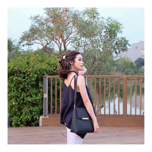 In time, i understand that there is always something good in what God has chosen for me
.
.
Love my simple top by @label8store 
Bag by @katespadeny
.
#ootd #outfitoftheday #instastyle #fashion #stylefashiondaily #fashionaddict #lifestyleblog #bloggerstyle #koreanlook #asiangirls #potd #lookbook #lookbookindo #ootdindo #ootdmagazine #styleblogger #fashionpost #styleinspiration #dailystyle #ggrep #indobeautygram #beautybloggerid #charisceleb
#clozetteid #charisceleb #hicharis