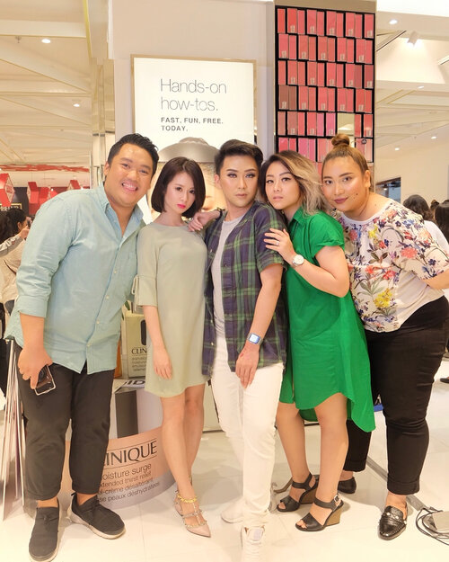 Thank you for inviting me @cliniqueindonesia congratulation for your re-new store at PIM 2. I love your “Boutique” concept... it makes your customer easier to find the perfect product. ..#clinique #cliniqueindonesia #beautyblogger #blogger #kbeauty #vscocam #ullzang #bblogger #bestoftheday #lookbook #style #fashion #styleblogger #BeautyBloggerIndonesia #beautyblogger #fashionblogger #bloggerbabes #beauty #makeup#clozetteid #charisceleb